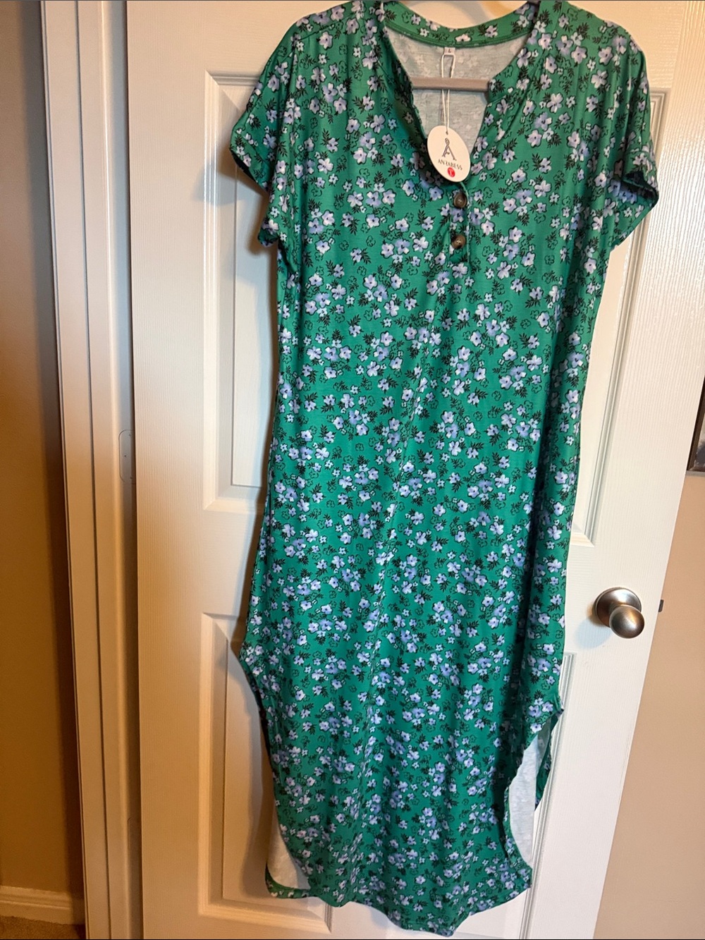 Green Floral Midi Dress with Short Sleeves